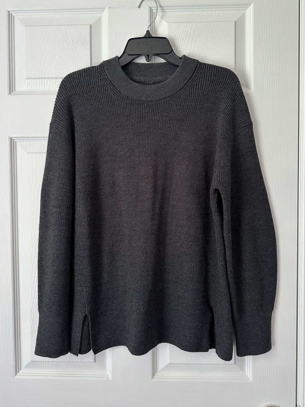 Lululemon Merino Wool-Blend Ribbed Crewneck Sweater Slits Women's Size 8 EUC - Picture 1 of 4